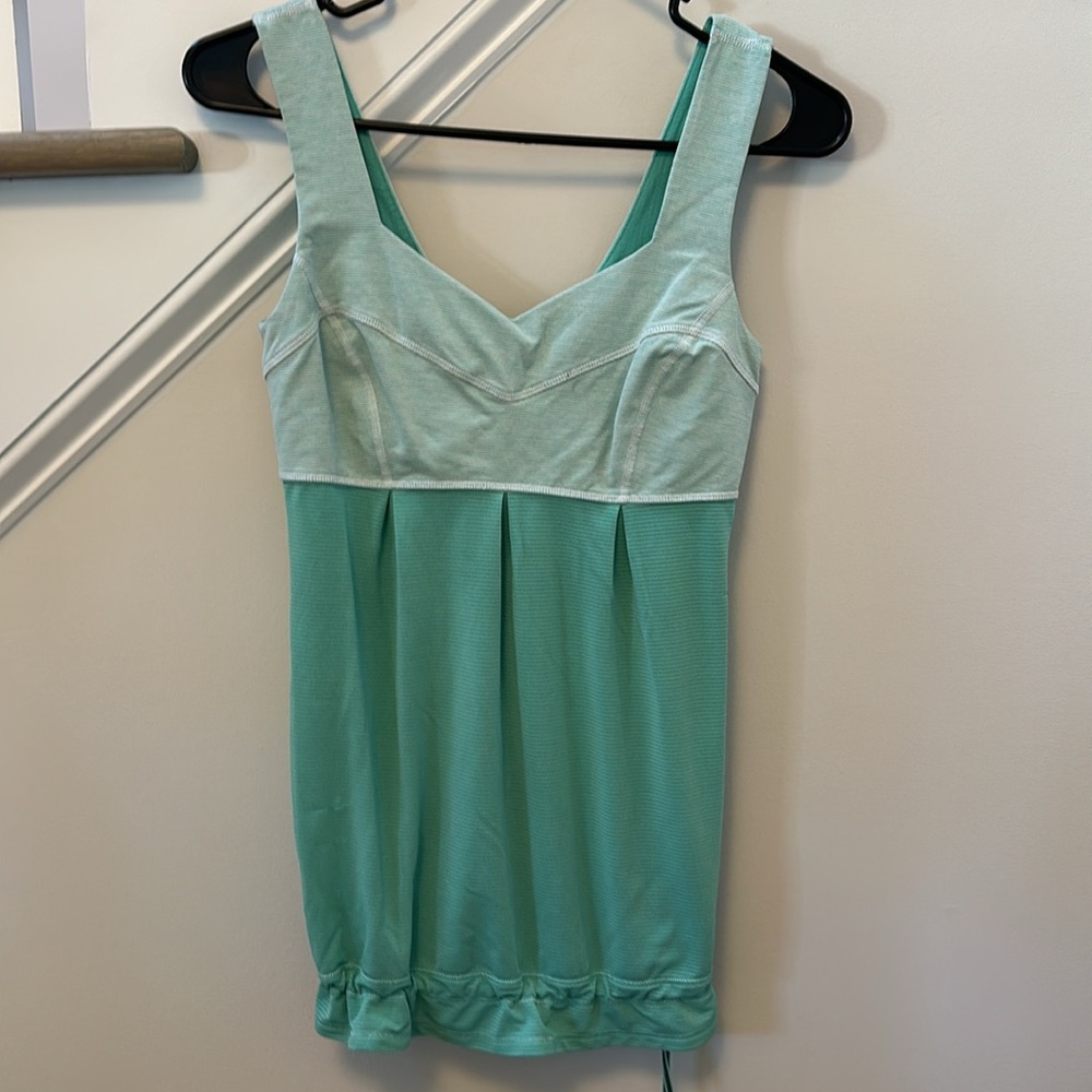 Lululemon Run Tame Me Tank women’s size 4